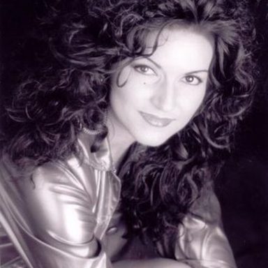 Gloria Estefan photo 35