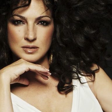 Gloria Estefan photo 27