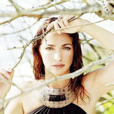 Gloria Estefan photo 38