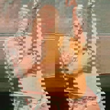 Hailey Whitters photo 10