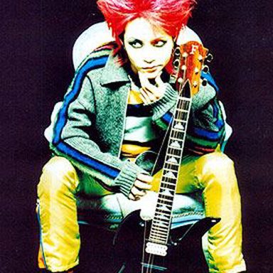 hide photo 9