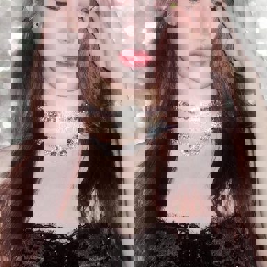 Huh Yunjin (LE SSERAFIM) photo 9