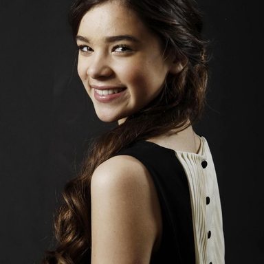 Hailee Steinfeld photo 250