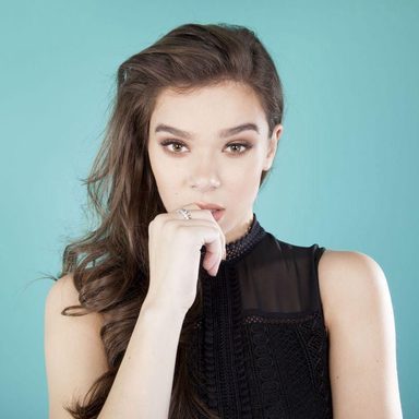 Hailee Steinfeld photo 300