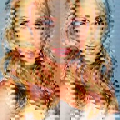 Hayden Panettiere photo 15