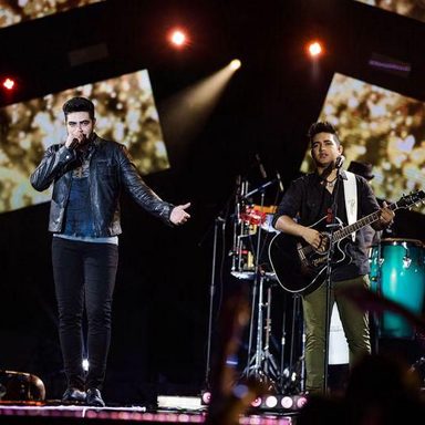 Henrique e Juliano photo 22