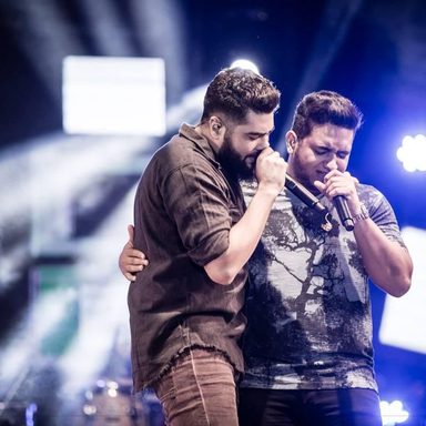 Henrique e Juliano photo 38