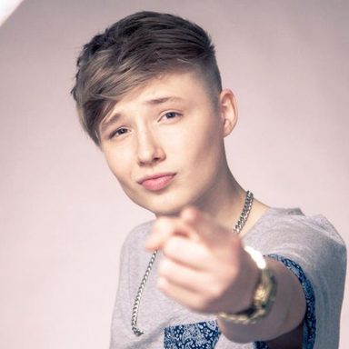 Isac Elliot‎ photo 12