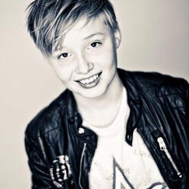 Isac Elliot‎