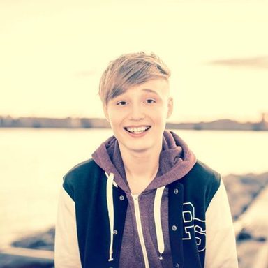 Isac Elliot‎ photo 15