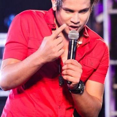 Israel Novaes photo 9