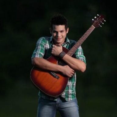 Israel Novaes photo 27