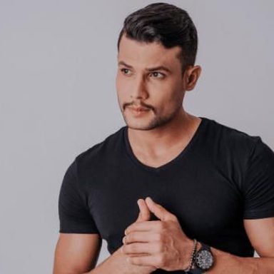 Israel Novaes photo 13