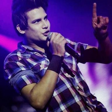 Israel Novaes photo 19