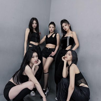 ITZY photo 42