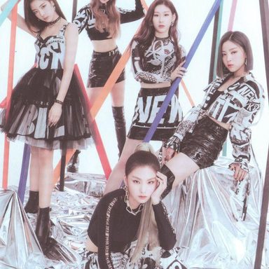 ITZY photo 100
