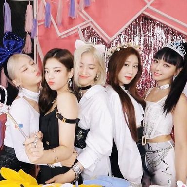 ITZY photo 88