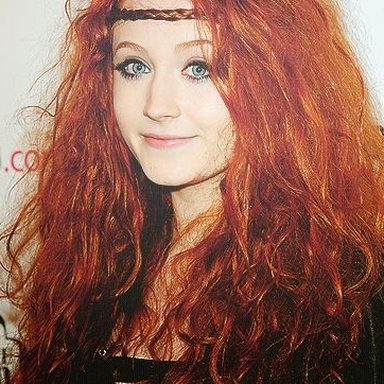 Janet Devlin photo 9