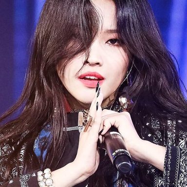 Jeon Soyeon photo 22