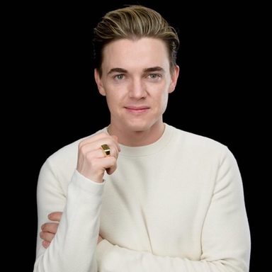 Jesse McCartney photo 27