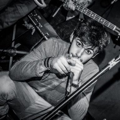 João e Os Poetas de Cabelo Solto