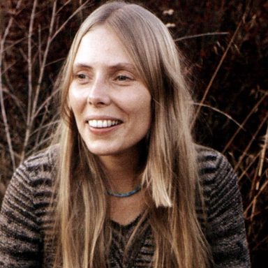 Joni Mitchell photo 33