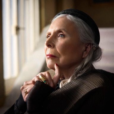 Joni Mitchell photo 34