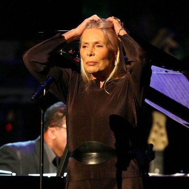 Joni Mitchell photo 13