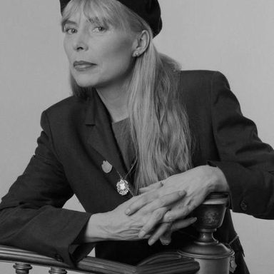 Joni Mitchell photo 40