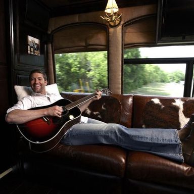 Josh Turner photo 10