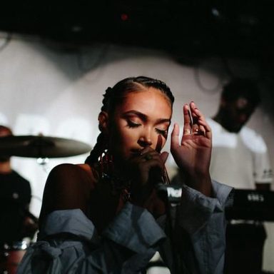 Joy Crookes photo 15