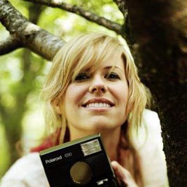 Joy Williams photo 9