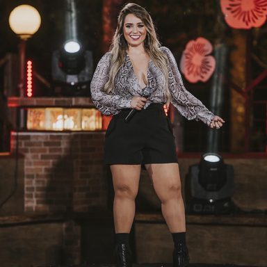 Julia Linhares