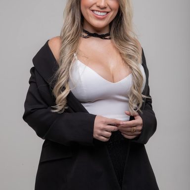 Julia Linhares