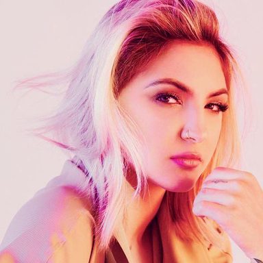 Julia Michaels photo 13