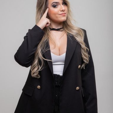 Julia Linhares
