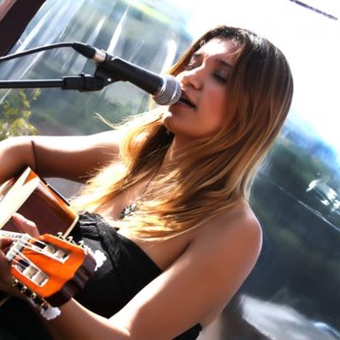 Juliana Lima photo 9