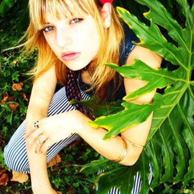 Juliet Simms photo 11