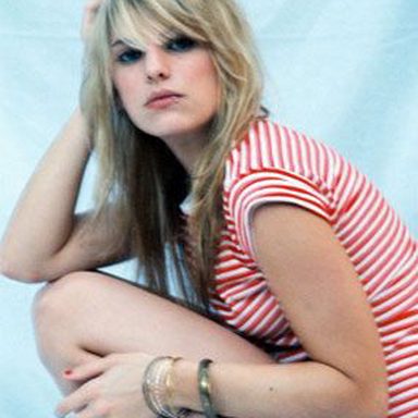 Juliet Simms photo 10