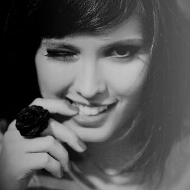 Jullie photo 29
