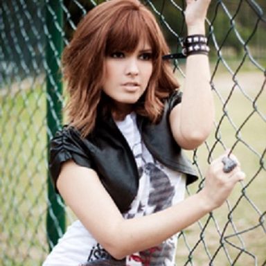 Jullie photo 22