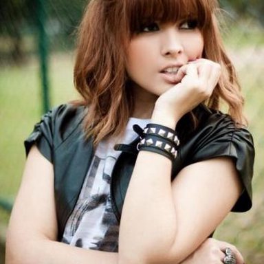 Jullie photo 26