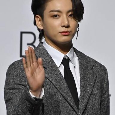 Jungkook (BTS) photo 13