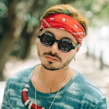 J Balvin photo 29