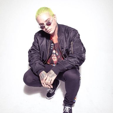 J Balvin photo 40