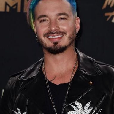 J Balvin photo 31