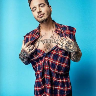 J Balvin photo 32