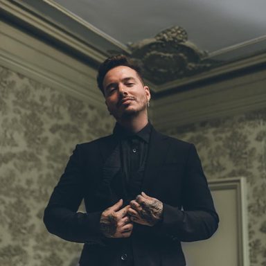 J Balvin photo 44