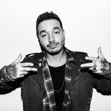 J Balvin photo 33