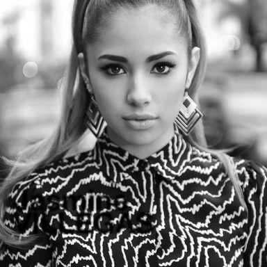Jasmine Villegas photo 27